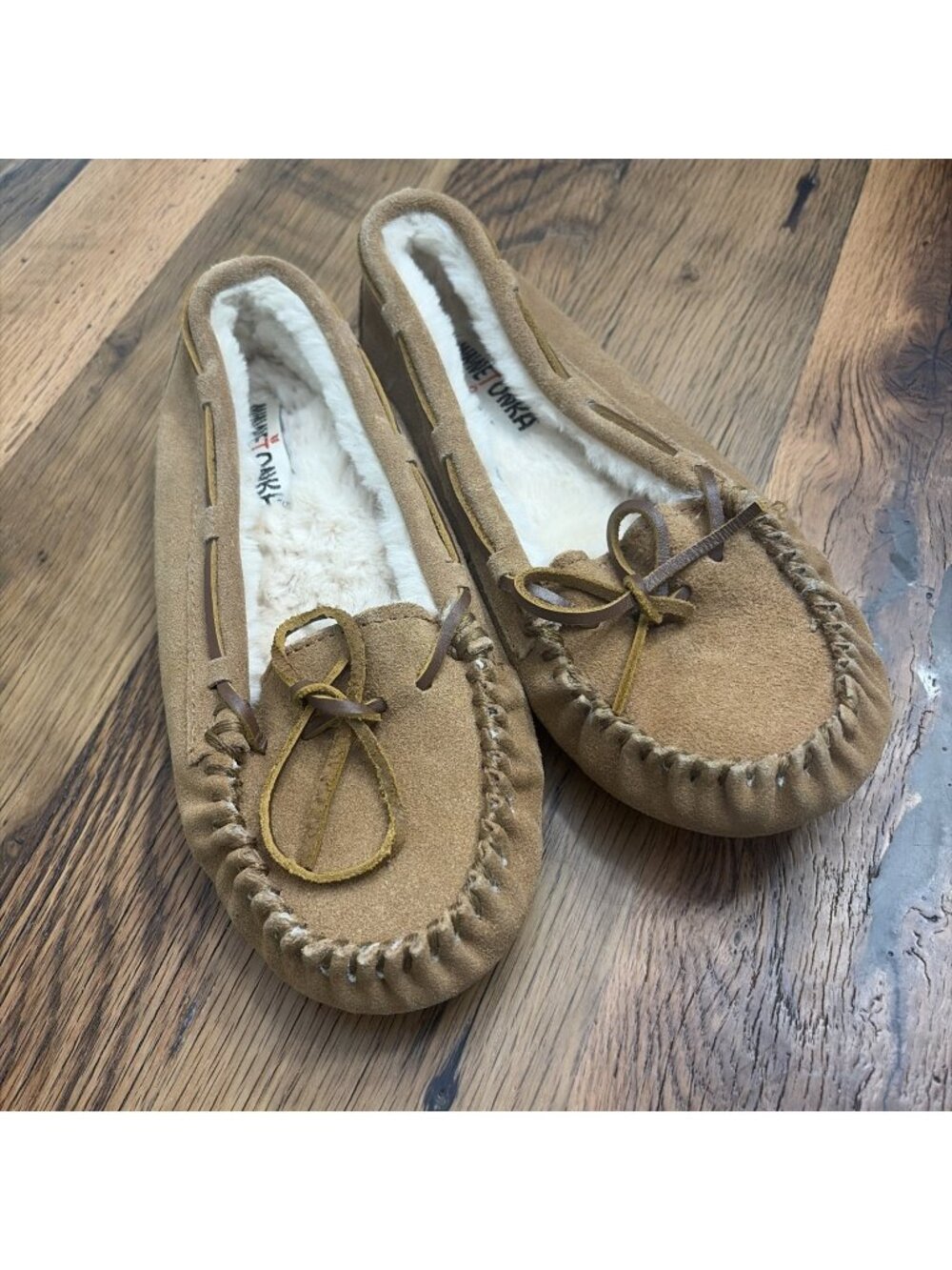 Minnetonka Tan Leather Moccasin Shoes Slippers 7 Women Comfort Slip On